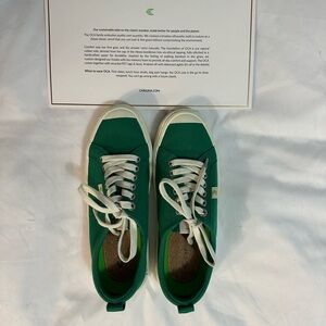 Great condition Cariuma Emerald Canvas Shoes with White Details